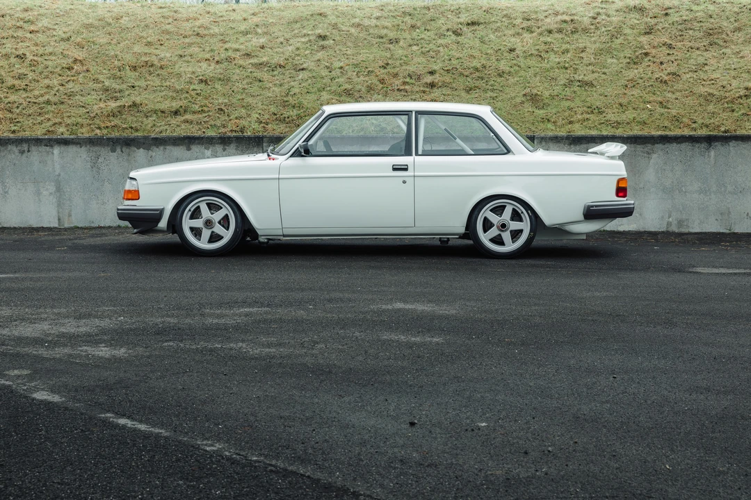 1982 Volvo 242 - Image 6 of 31