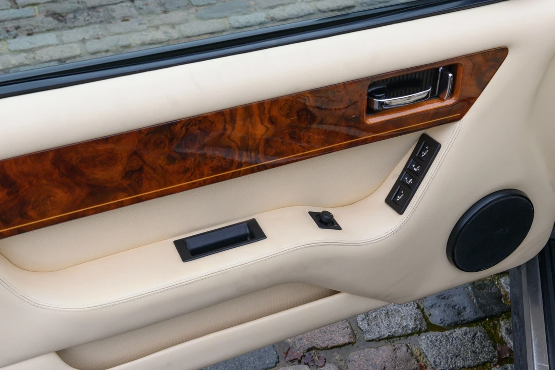 1997 Aston Martin V8 Coupe - Image 10 of 16