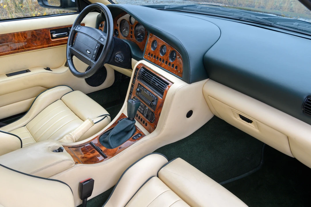 1997 Aston Martin V8 Coupe - Image 7 of 16