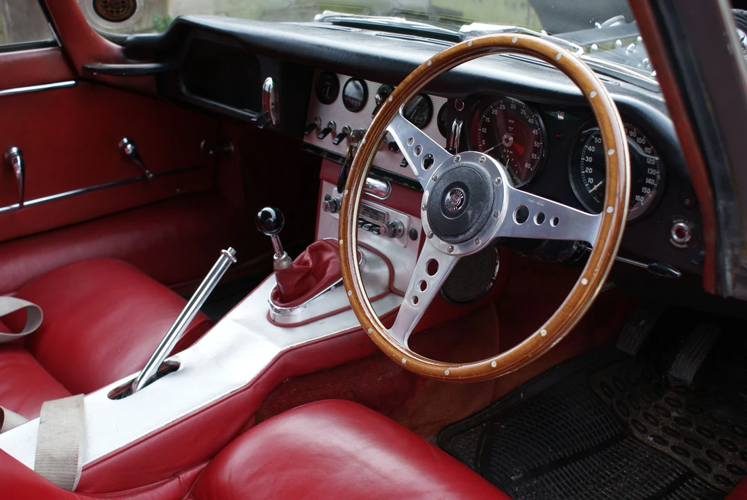 1961 Jaguar E-Type Series 1 - Image 6 of 9