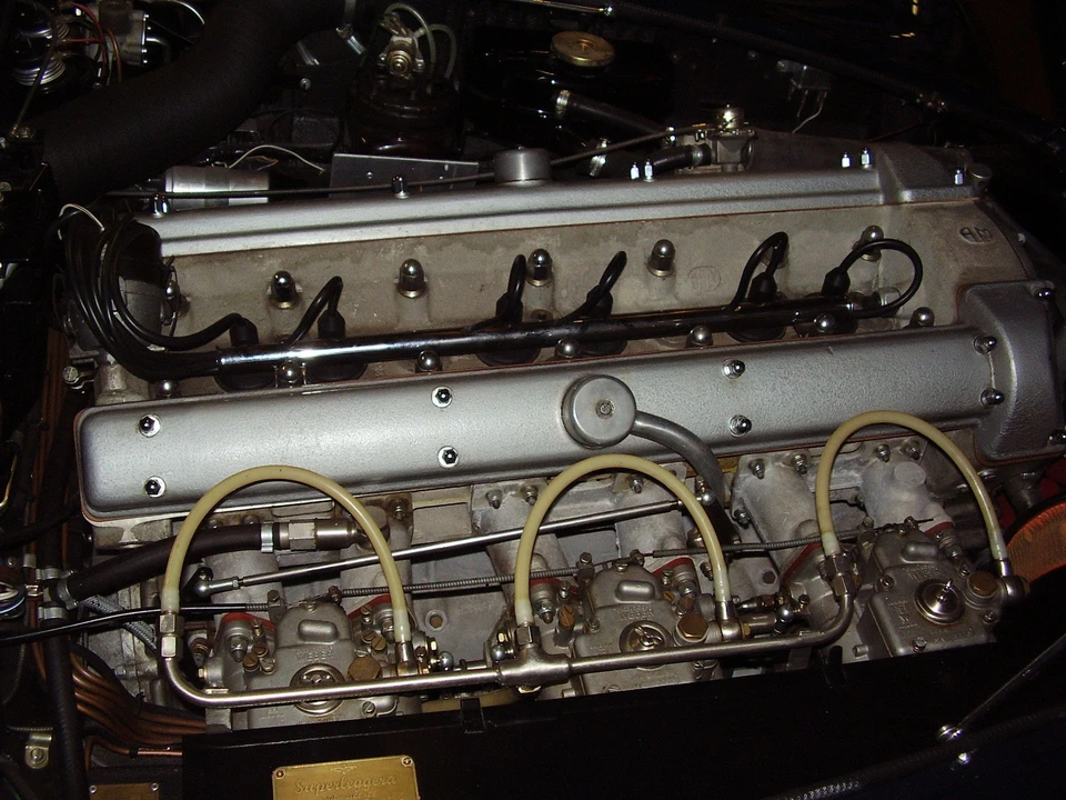 1965 Aston Martin DB6 Vantage - Image 4 of 5