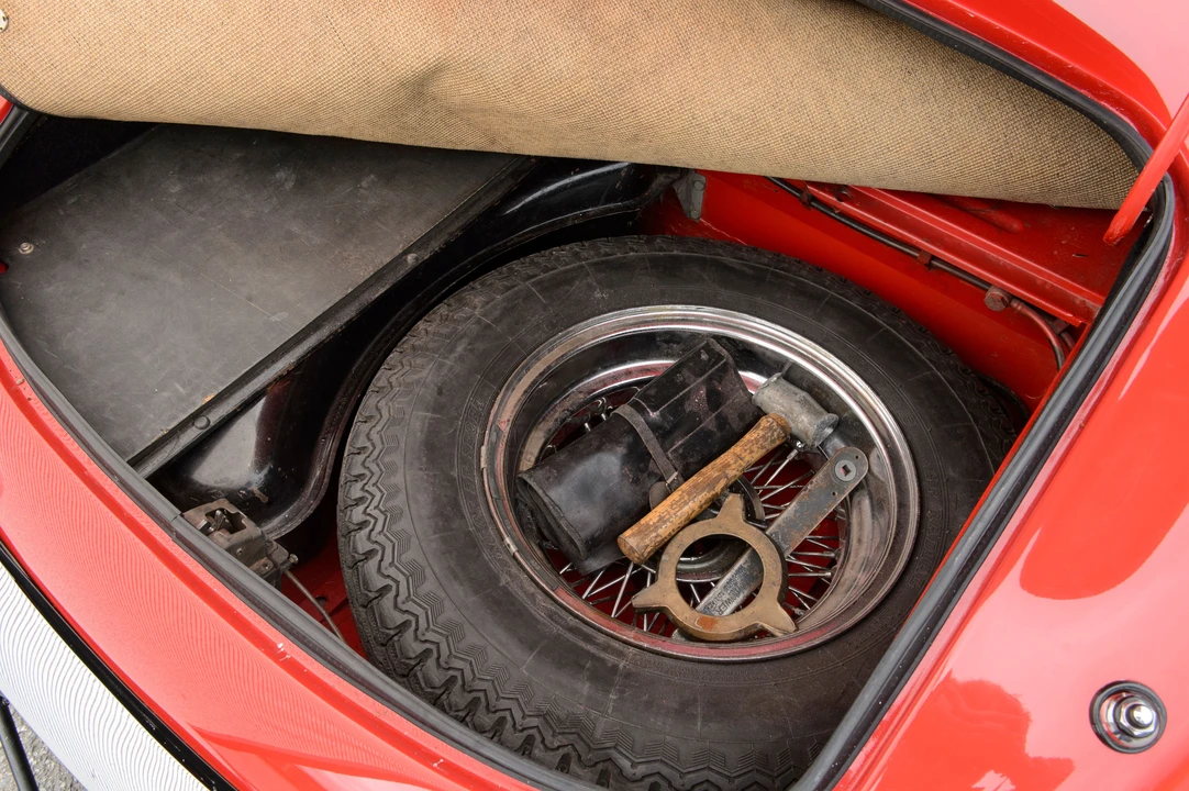 1970 Jaguar E-Type Series 2 - Image 5 of 18