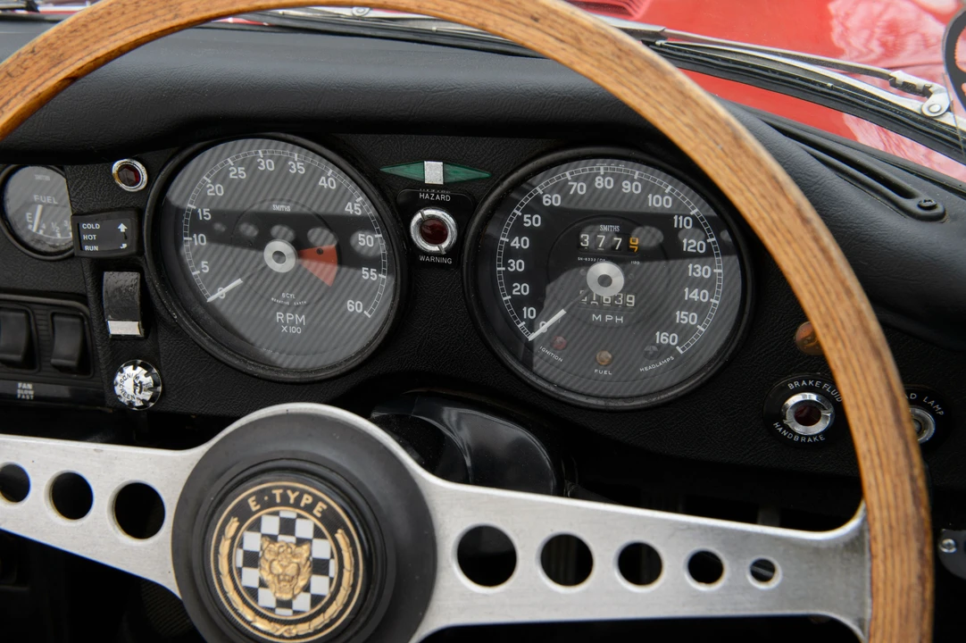 1970 Jaguar E-Type Series 2 - Image 8 of 18