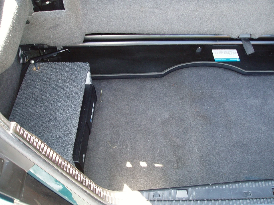 1996 Mercedes-Benz W124 E-Class - Image 3 of 15