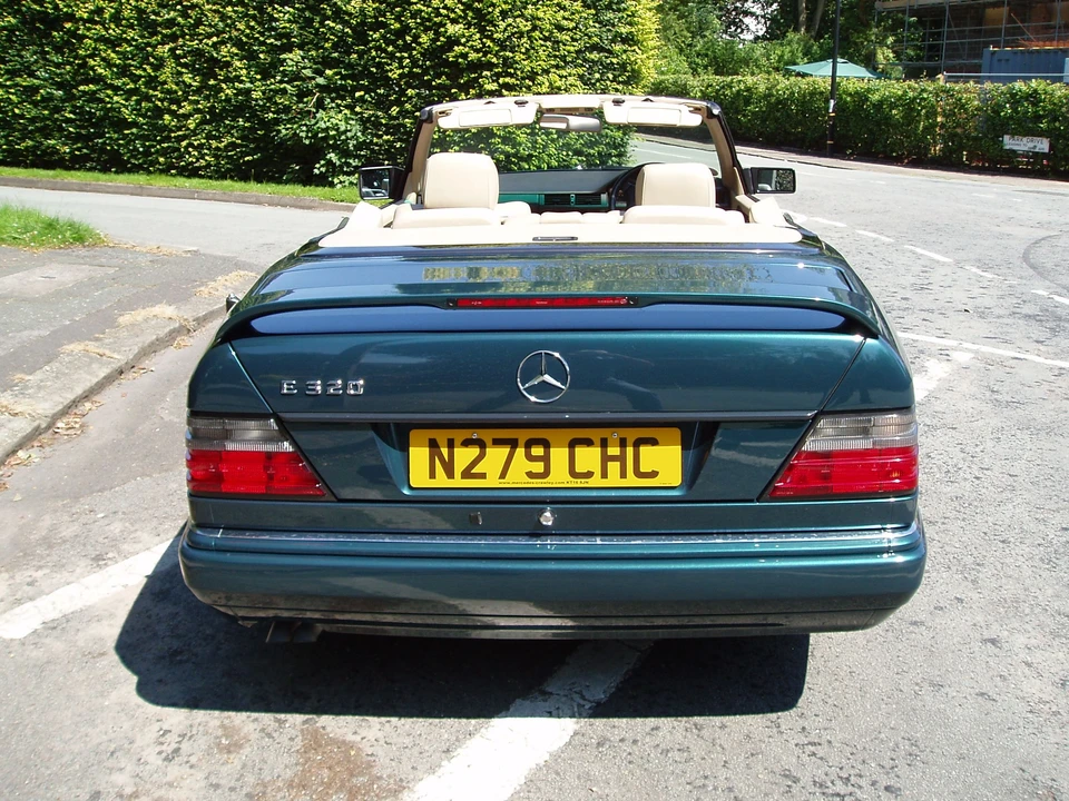 1996 Mercedes-Benz W124 E-Class - Image 13 of 15