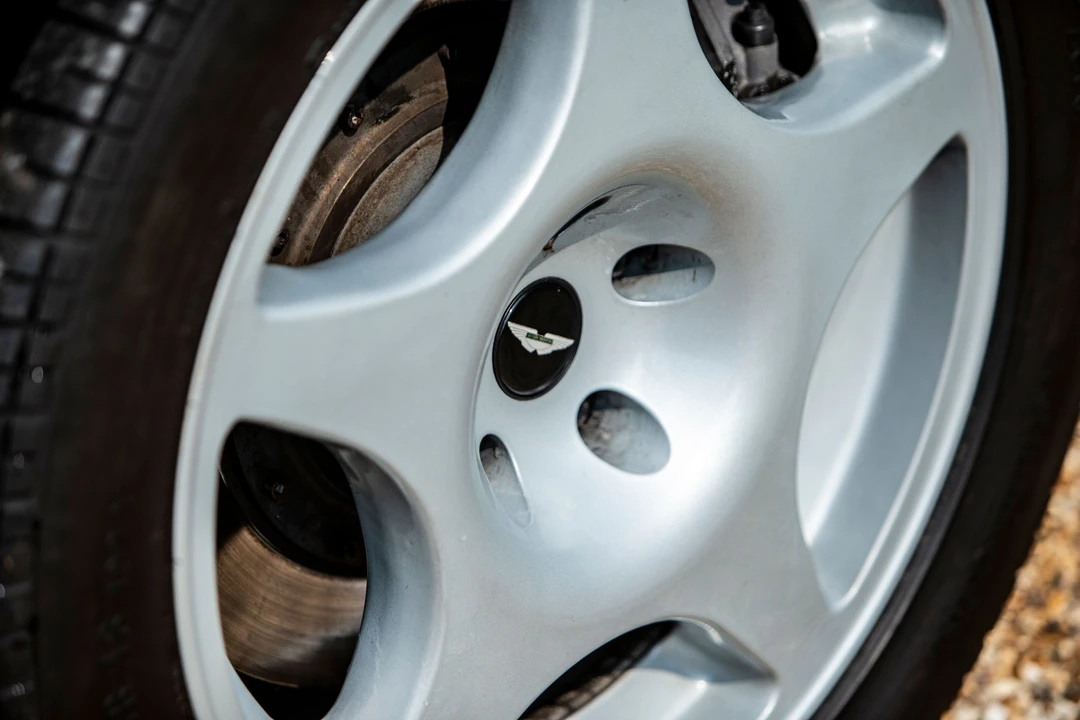 1999 Aston Martin V8 Coupe - Image 16 of 31