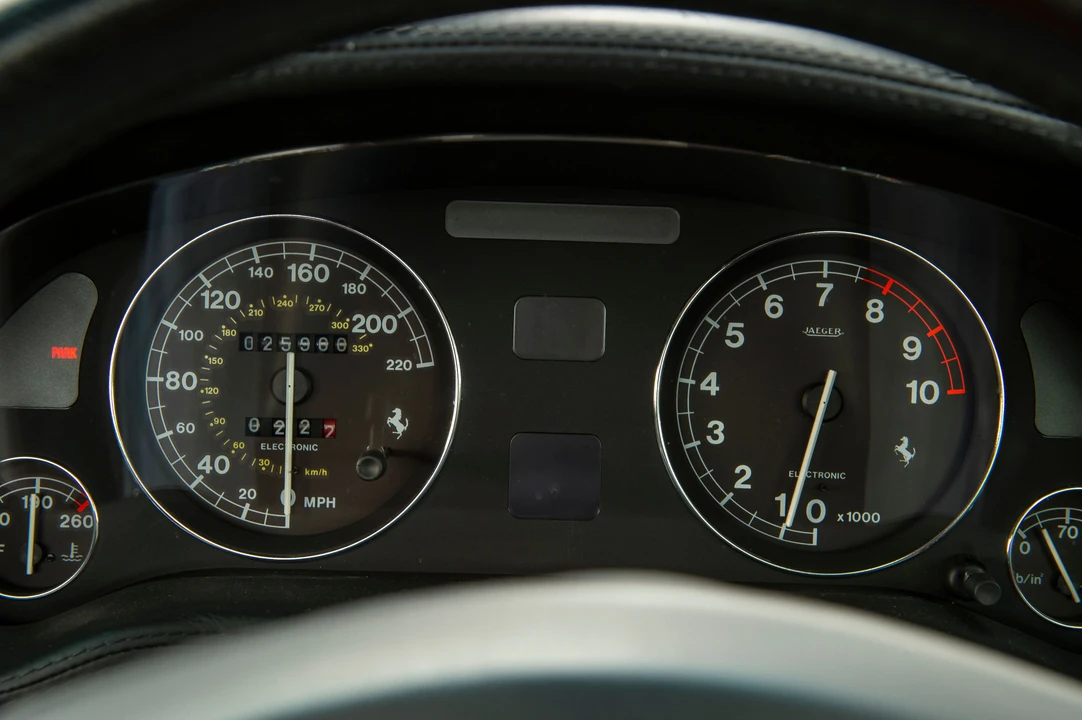 1999 Ferrari 550 Maranello - Image 10 of 27