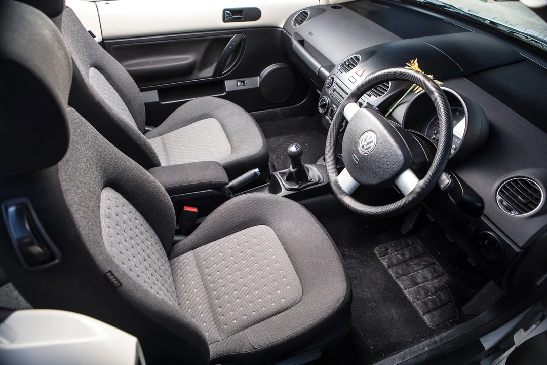 2009 Volkswagen New Beetle - Image 4 of 4