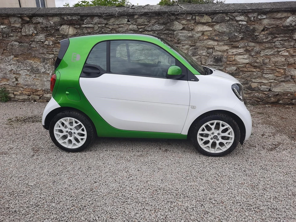 2018 Smart Fortwo 3rd Gen - Image 2 of 4