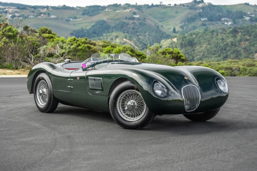 Jaguar Replica - Image 1 of 31