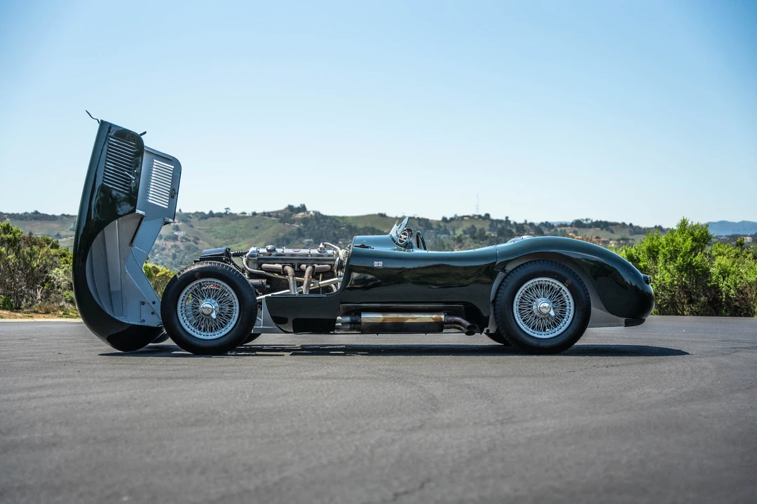 Jaguar Replica - Image 26 of 31
