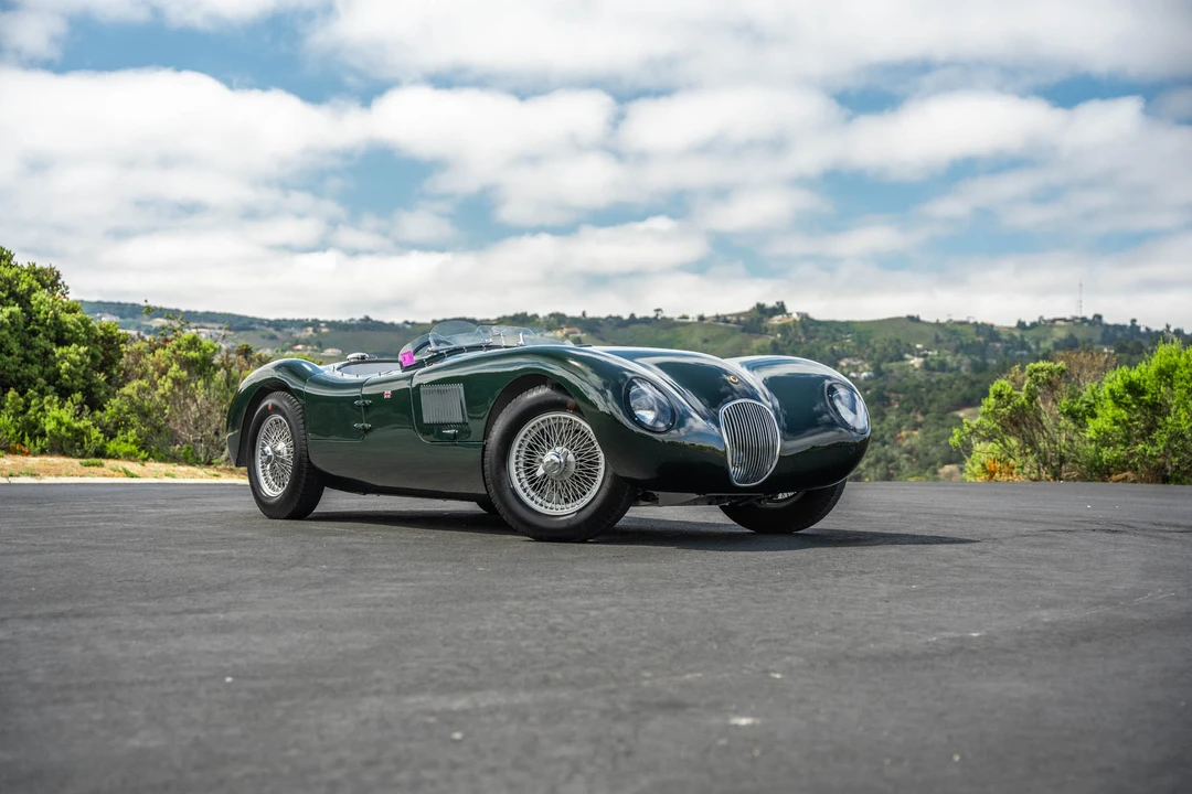 Jaguar Replica - Image 4 of 31