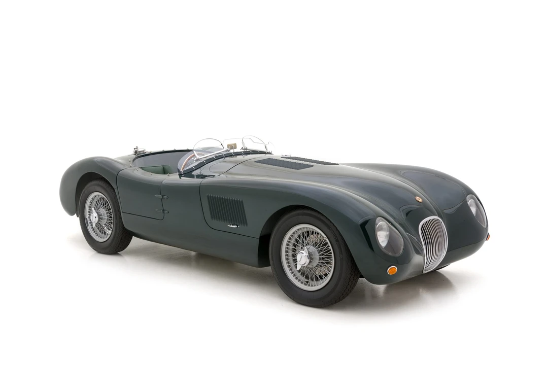 Jaguar Replica - Image 3 of 31