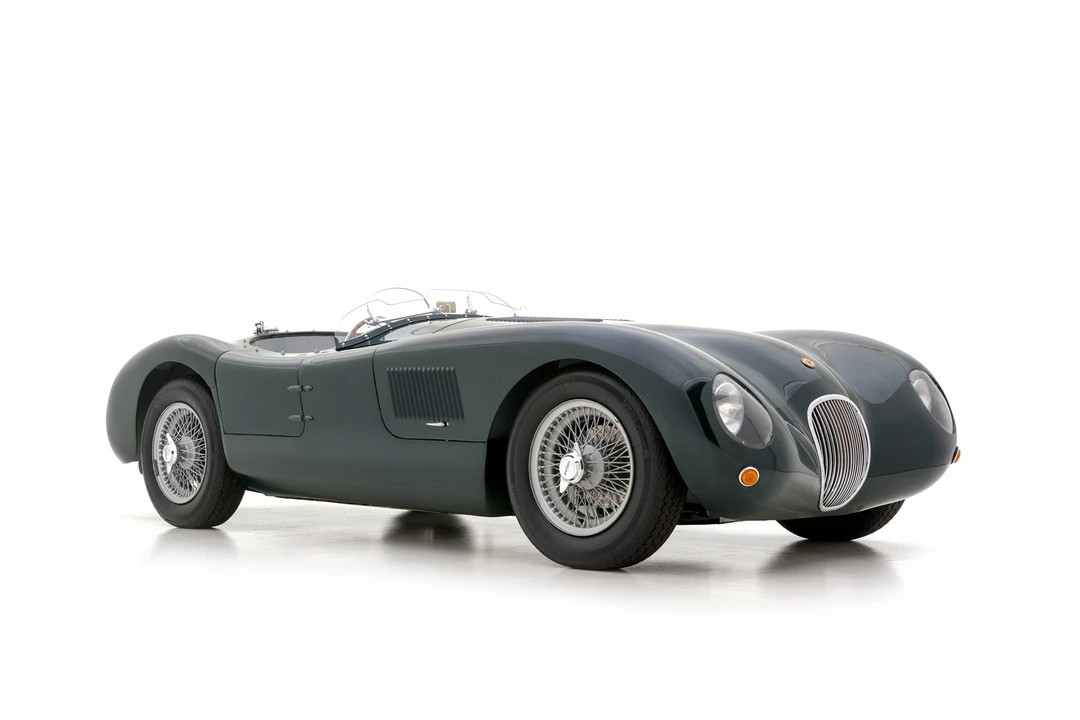Jaguar Replica - Image 2 of 31