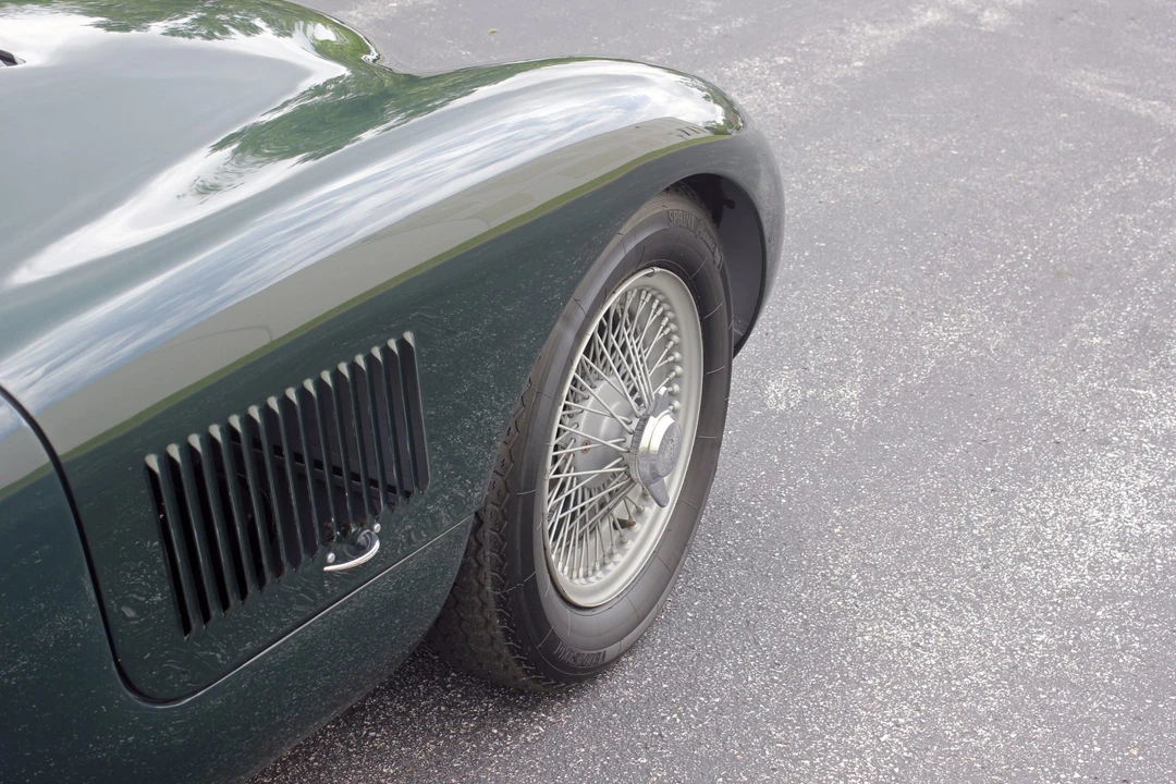 Jaguar Replica - Image 23 of 31