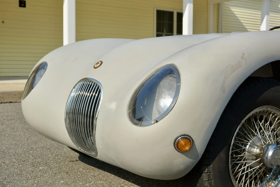 Jaguar Replica - Image 22 of 31