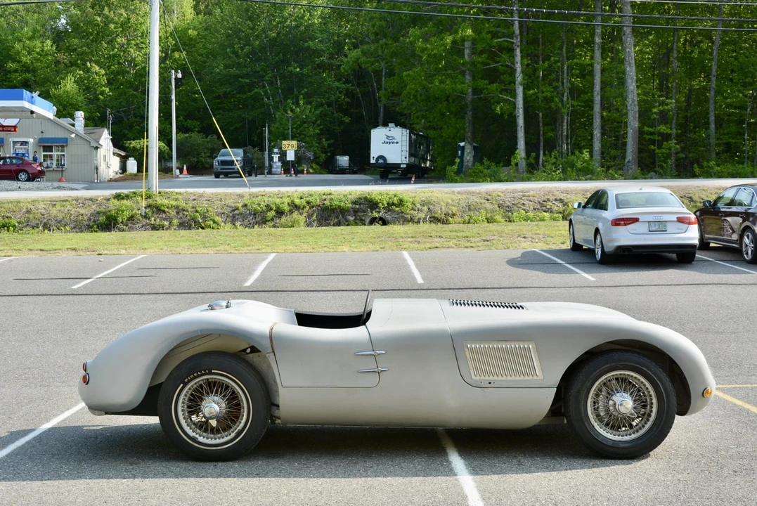 Jaguar Replica - Image 11 of 31