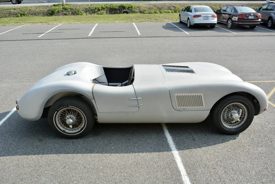 Jaguar Replica - Image 10 of 31