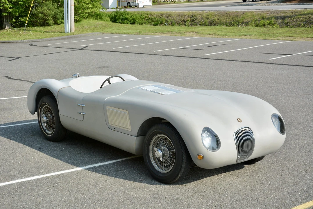 Jaguar Replica - Image 8 of 31