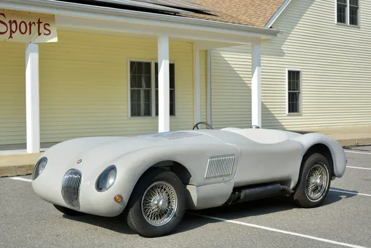 Jaguar Replica - Image 2 of 31