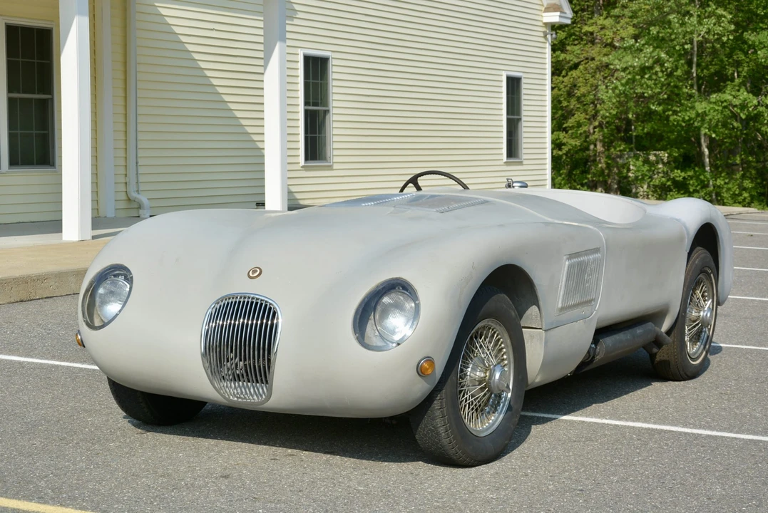 Jaguar Replica - Image 3 of 31