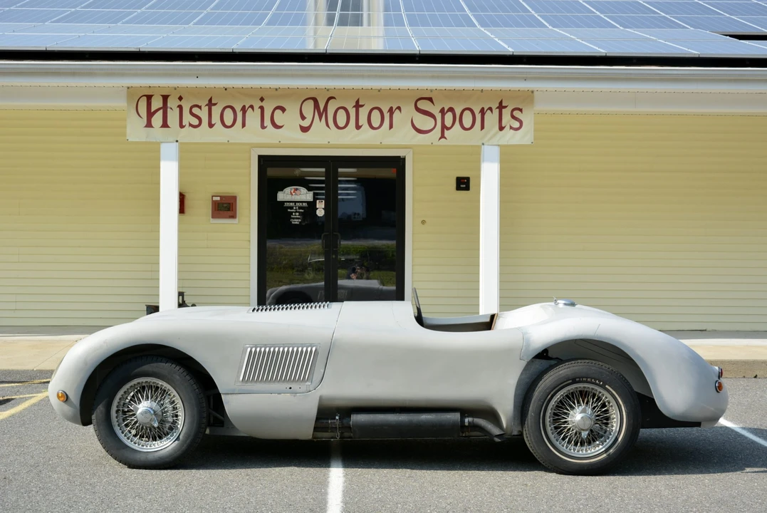 Jaguar Replica - Image 21 of 31