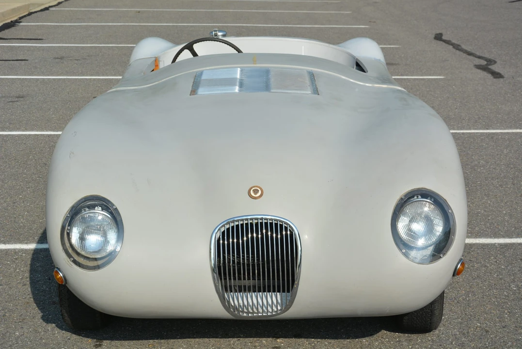 Jaguar Replica - Image 5 of 31