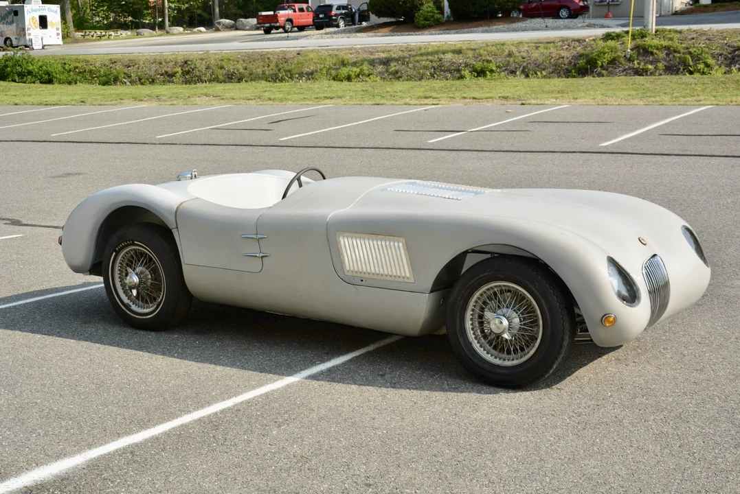 Jaguar Replica - Image 9 of 31