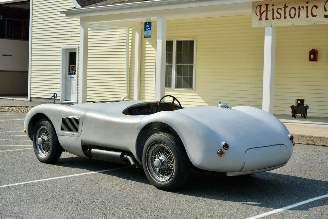 Jaguar Replica - Image 18 of 31