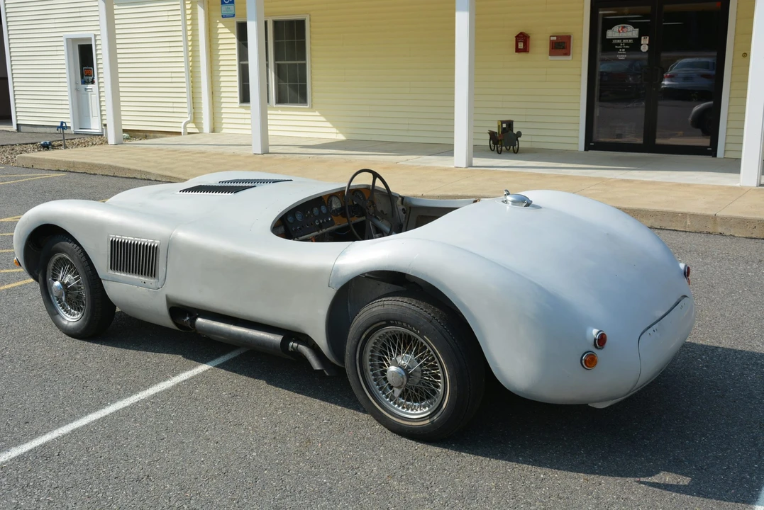 Jaguar Replica - Image 19 of 31