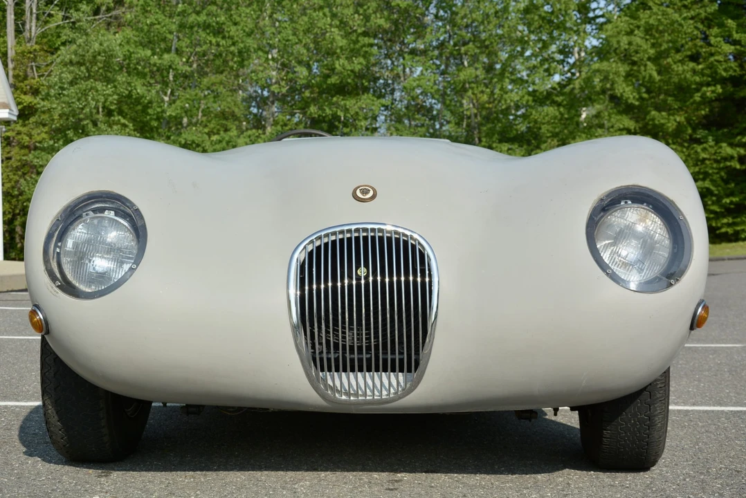 Jaguar Replica - Image 23 of 31