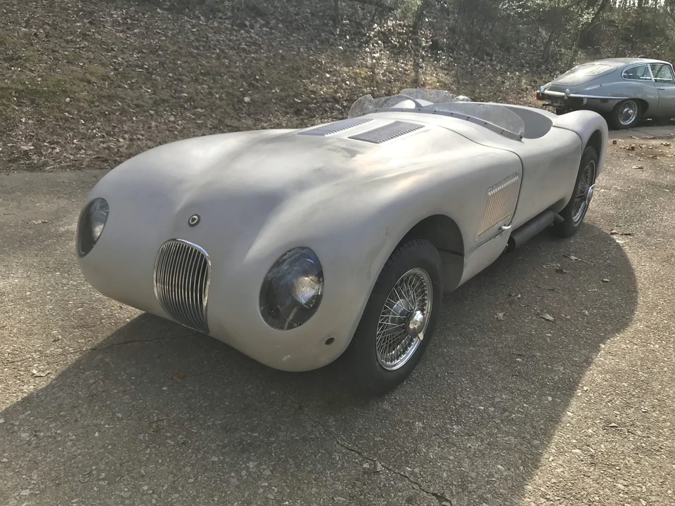 Jaguar Replica - Image 4 of 31