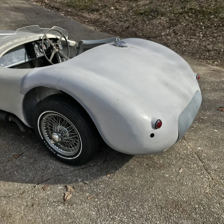 Jaguar Replica - Image 10 of 31