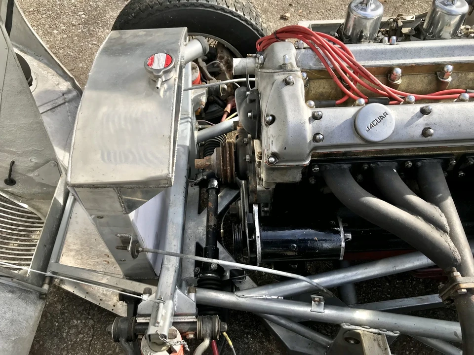 Jaguar Replica - Image 25 of 31