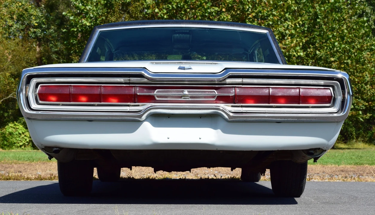1966 Ford Thunderbird 4th Gen - Image 16 of 31