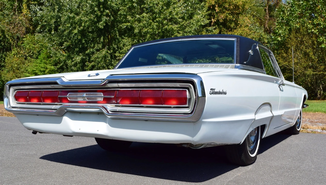 1966 Ford Thunderbird 4th Gen - Image 17 of 31