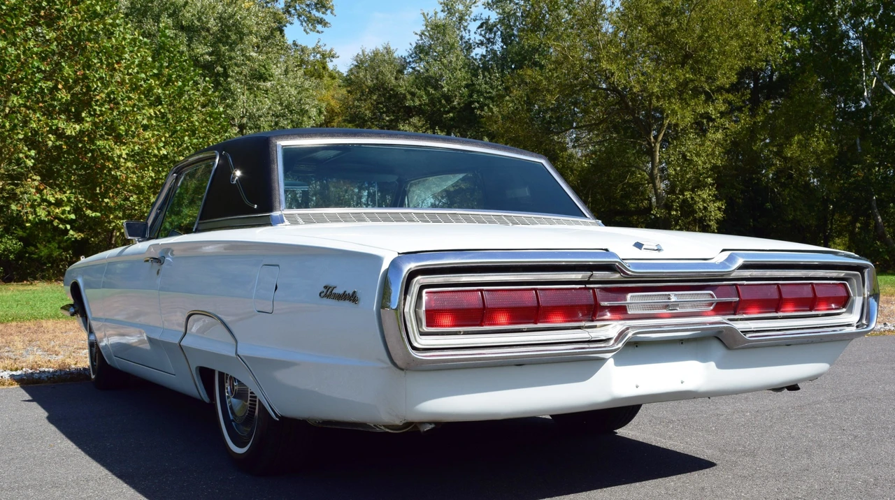 1966 Ford Thunderbird 4th Gen - Image 12 of 31