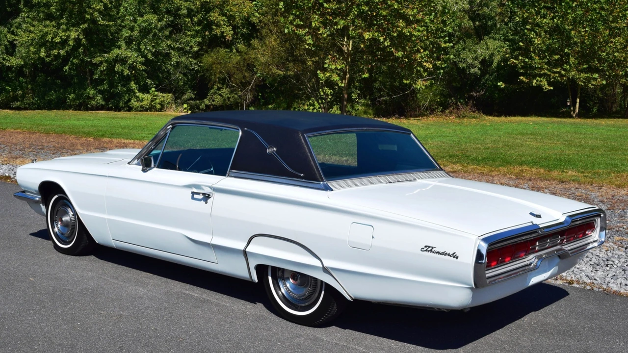 1966 Ford Thunderbird 4th Gen - Image 9 of 31