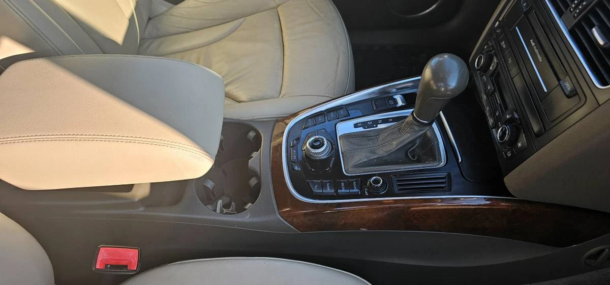 2011 Audi 8R Q5 - Image 7 of 24