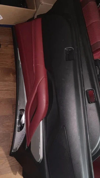 2017 Parts & Memorabilia Seats & Interior - Image 7 of 8