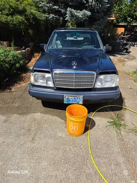 1994 Mercedes-Benz E320