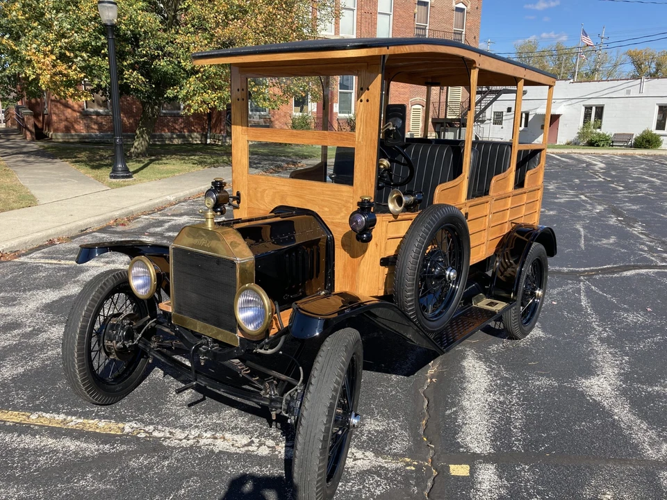 Ford Model T - Image 2 of 31