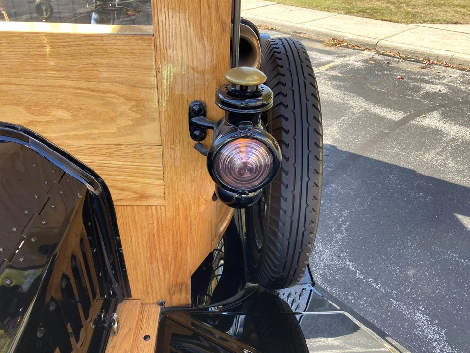 Ford Model T - Image 15 of 31