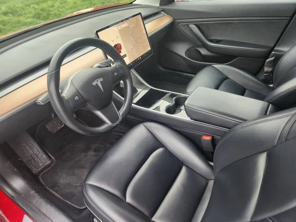 2019 Tesla Model 3 - Image 8 of 10