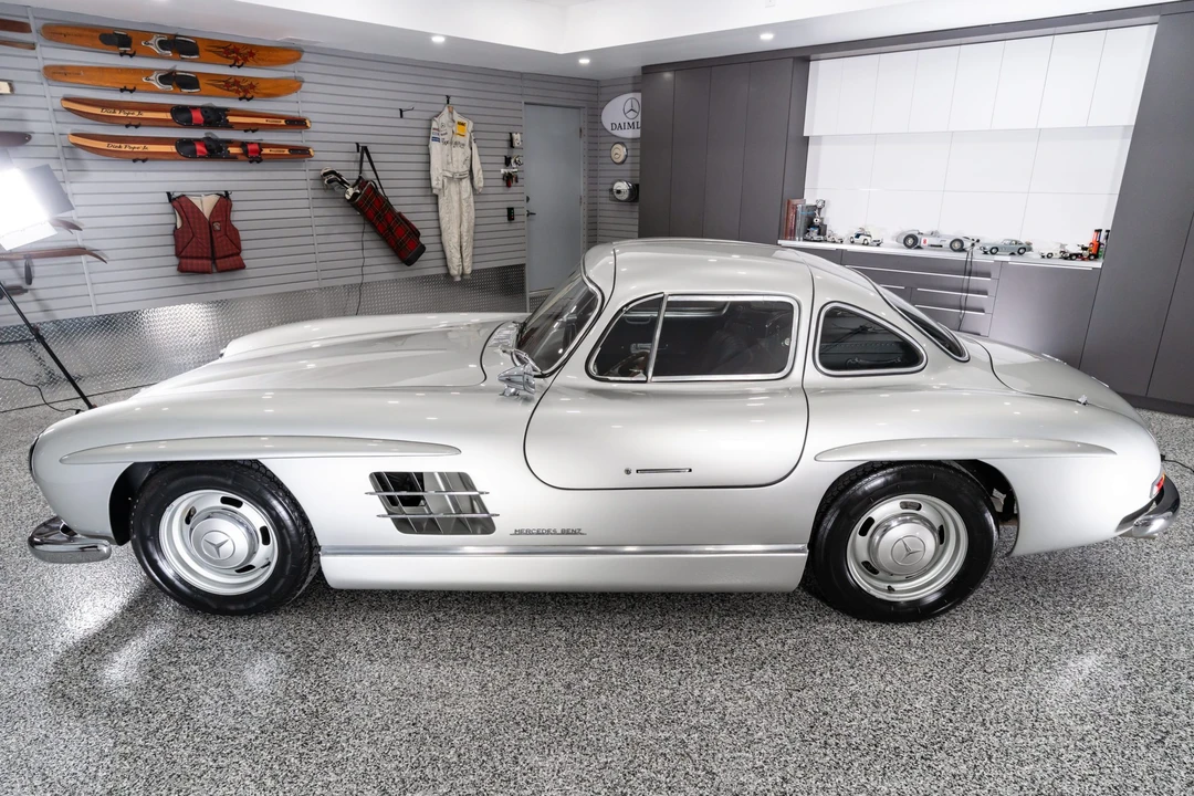 Mercedes-Benz 300SL Gullwing - Image 2 of 31