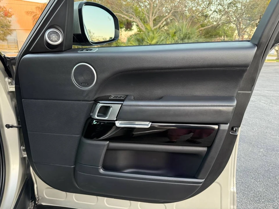 2014 Land Rover Range Rover L405 - Image 17 of 24