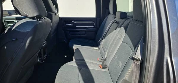 2022 Ram 3500 - Image 11 of 18