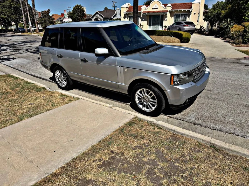 2010 Land Rover Range Rover L322 - Image 9 of 24