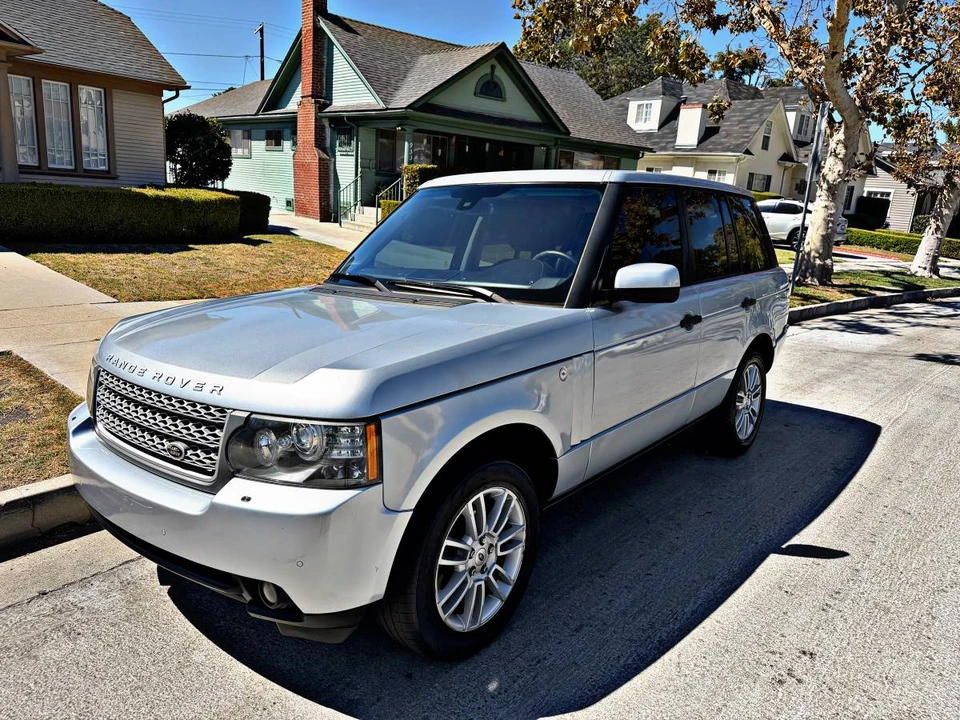 2010 Land Rover Range Rover L322 - Image 2 of 24