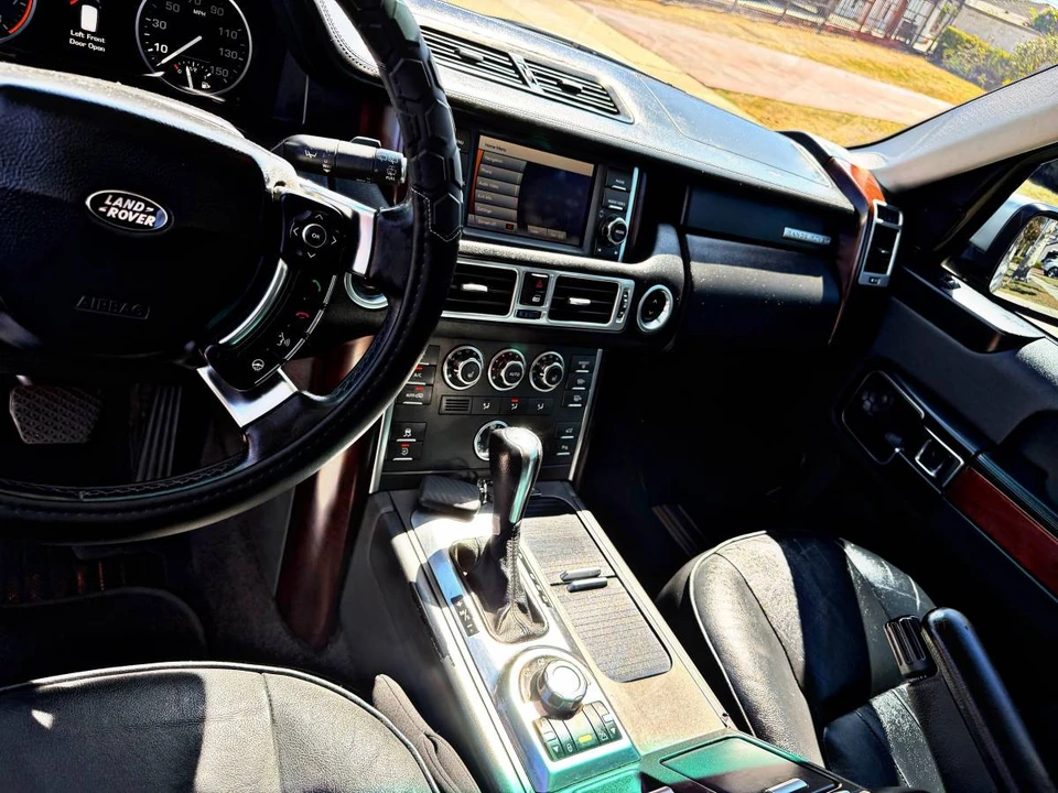 2010 Land Rover Range Rover L322 - Image 21 of 24